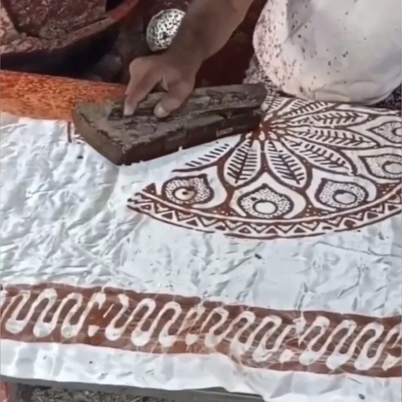 Rare Handmade Batik Tapestry Table Linens Lg Tablecloth 54"x86" Napkins 22"x22" - Picture 6 of 11